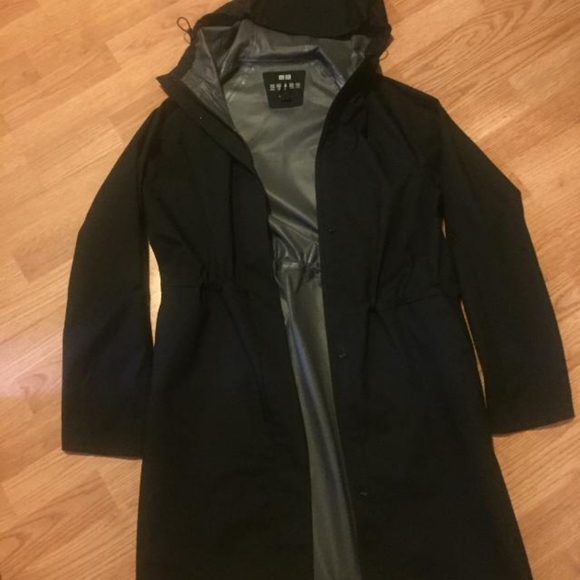 Uniqlo Blocktech Rain Coat - Picture 1 of 2